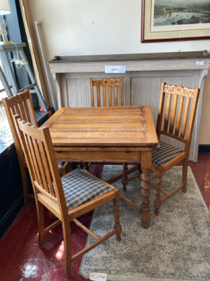 Vintage Oak 4 Chairs 2 Leaves Table & Chairs