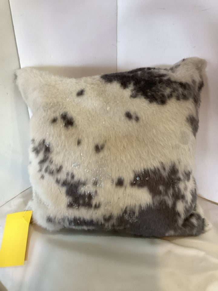 Cream/Gray Faux Fur Pillow