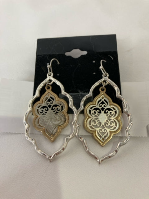 Metal Silver/Gold Earrings