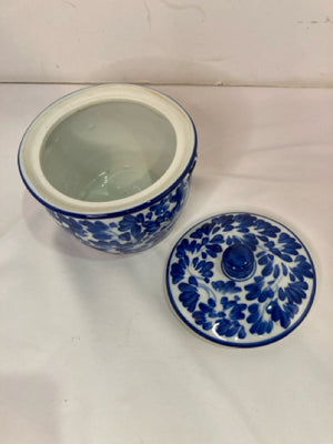 Lidded Blue/White Ceramic Bowl