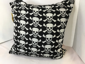 425 South Pillow Black/White Skull Holiday Item