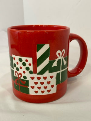 Waechtersbach Vintage Red/Green Ceramic Mug Packages Holiday Item