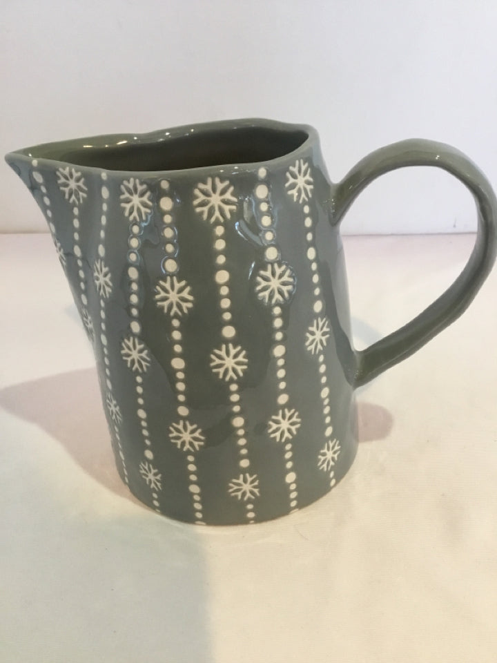 Potter's Studio Gray/White Pottery Snowflake Pitcher