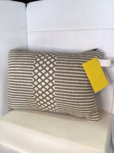 Gray/White Zig Zag Pillow