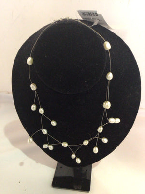 Wire White Pearls Necklace