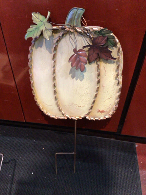 Outdoor/Outside Cream Metal Pumpkin Sign Holiday Item