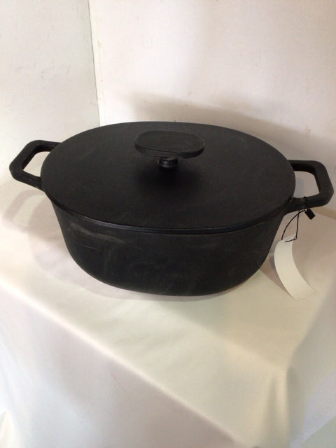 Crofton Black Cast Iron Lidded Dutch Oven