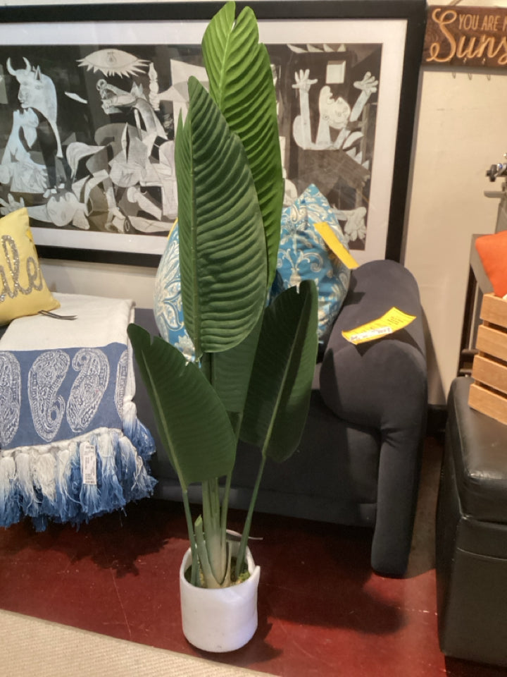 Safavieh Green Silk Faux Plant C9W2HJJW