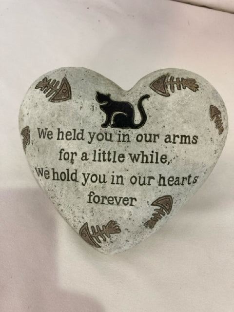 Memorial Gray Resin Heart Cat Plaque