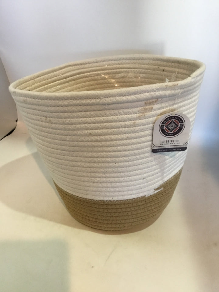 ArizonaEast Lined White/Tan Cloth Woven Basket