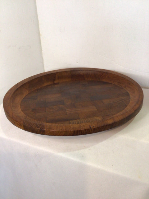 Round Brown Wood Footed Cutting Board