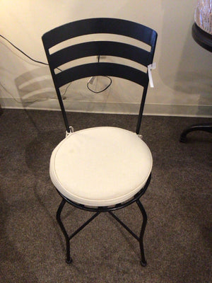 PIER 1 4 Chairs Tile Top Round Cream/Black Table & Chairs