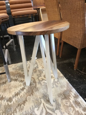 Wood 3 Leg Table