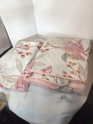 Queen Pink/white Polyester Floral W/ Shams Quilt