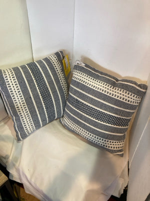 Broyhill Blue/White Cotton Pillow Set