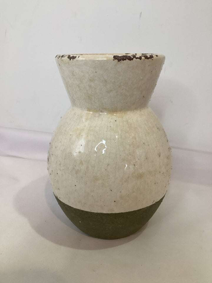 Ashland Gray/White Pottery Vase