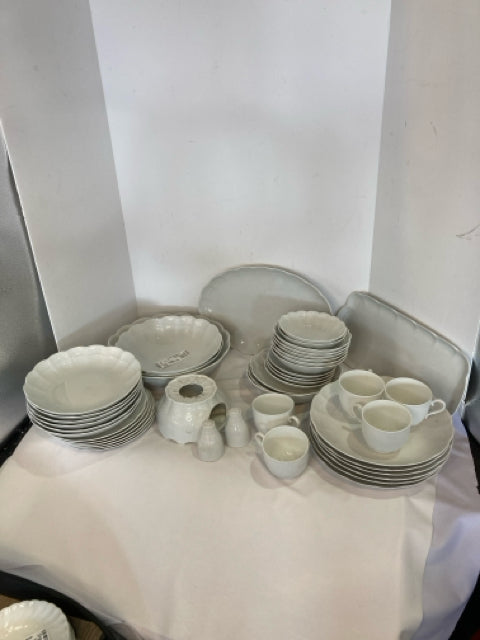 Kaiser White China Dish Set