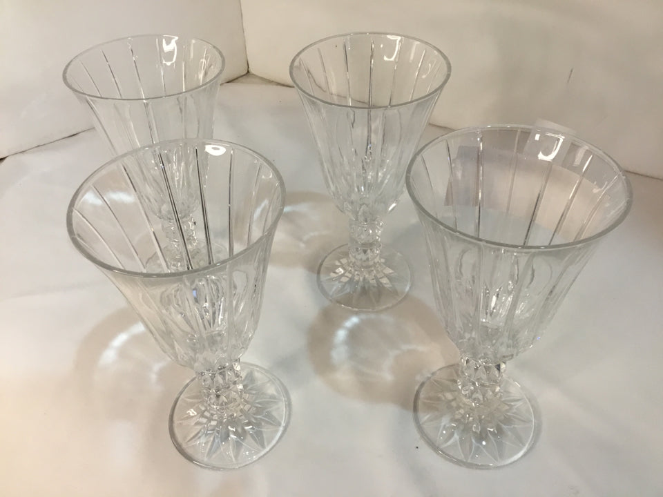 Oneida Set of 4 Clear Crystal Glasses