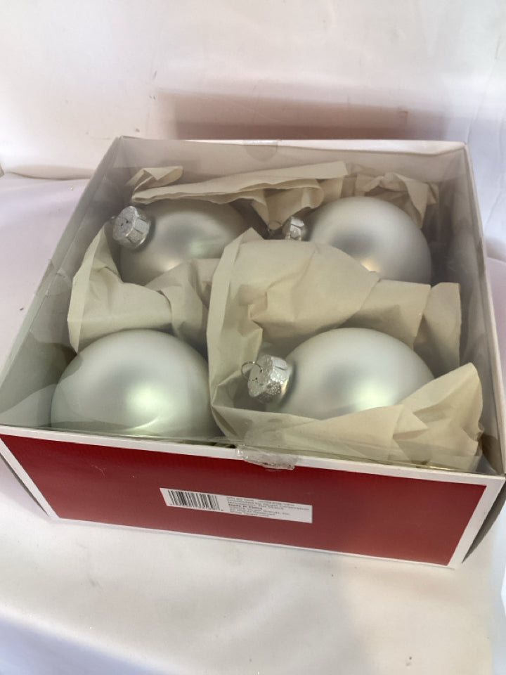 Ornament White Glass Set of 4 Holiday Item