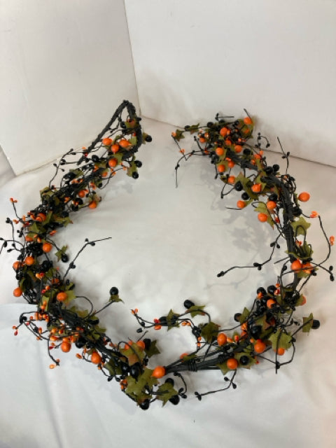 Garland Black/Orange Berries Holiday Item