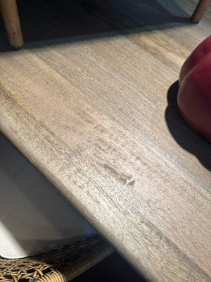 Bison Commerce LLC Modern Table 9JD7K43D