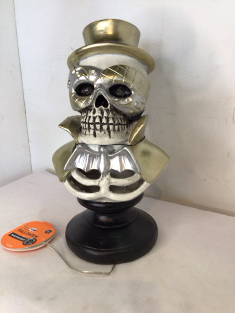 Halloween Black/White Resin Skull Light up Holiday Item
