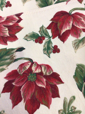 Placemats White/Red w/Napkins Poinsettia Holiday Item