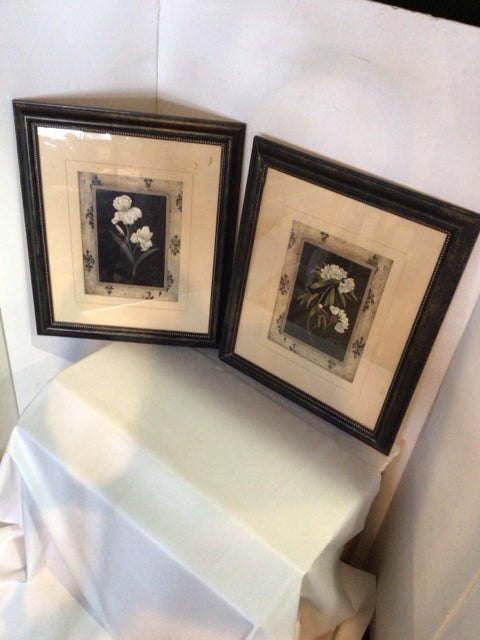Pair Cream/Green Flowers Framed Art
