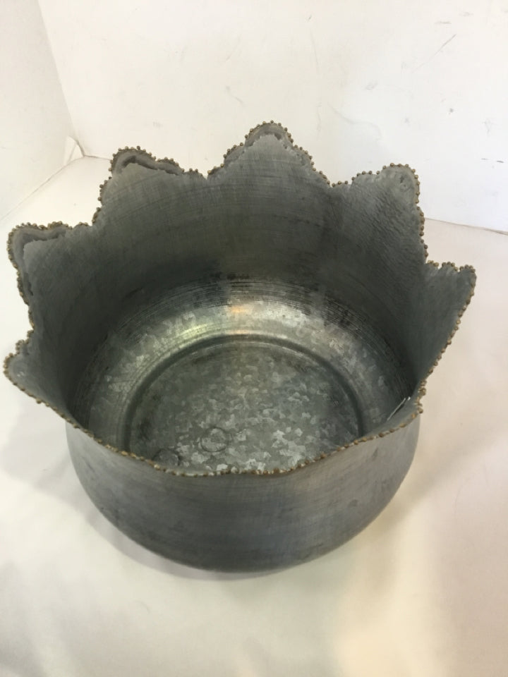 Silver Galvanized Steel Planter