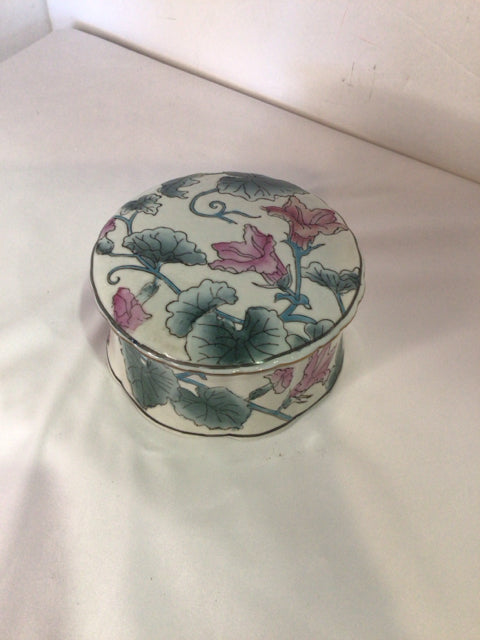 Lidded White/Blue Box