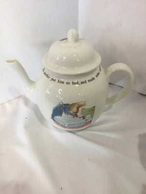 Wedgwood Teapot Porcelain Bunny Family Figurine