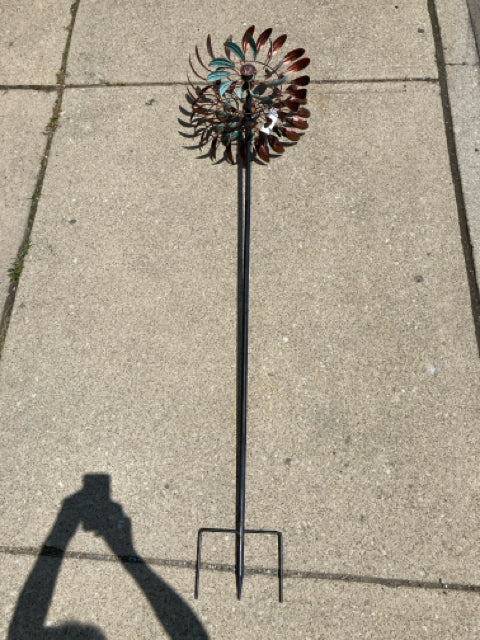 Metal Spinning Stakes Garden Decoration
