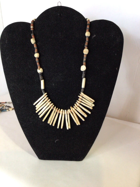 Bone Brown/Cream Spikes Shell Necklace