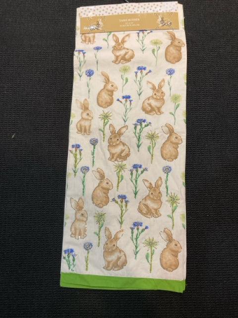 Early American Cream/Multi Cotton Beaded Bunnies Flowers Table Runner