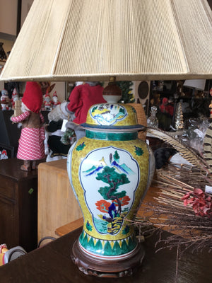 Oriental Yellow/White Hand Painted Lamp