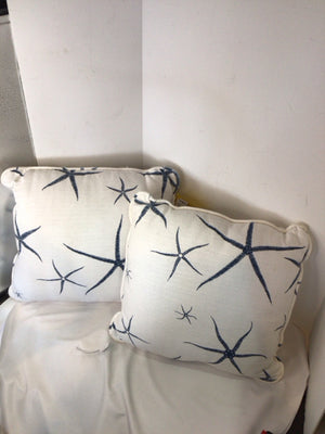 White/Blue Polyester Starfish Pair Pillow Set