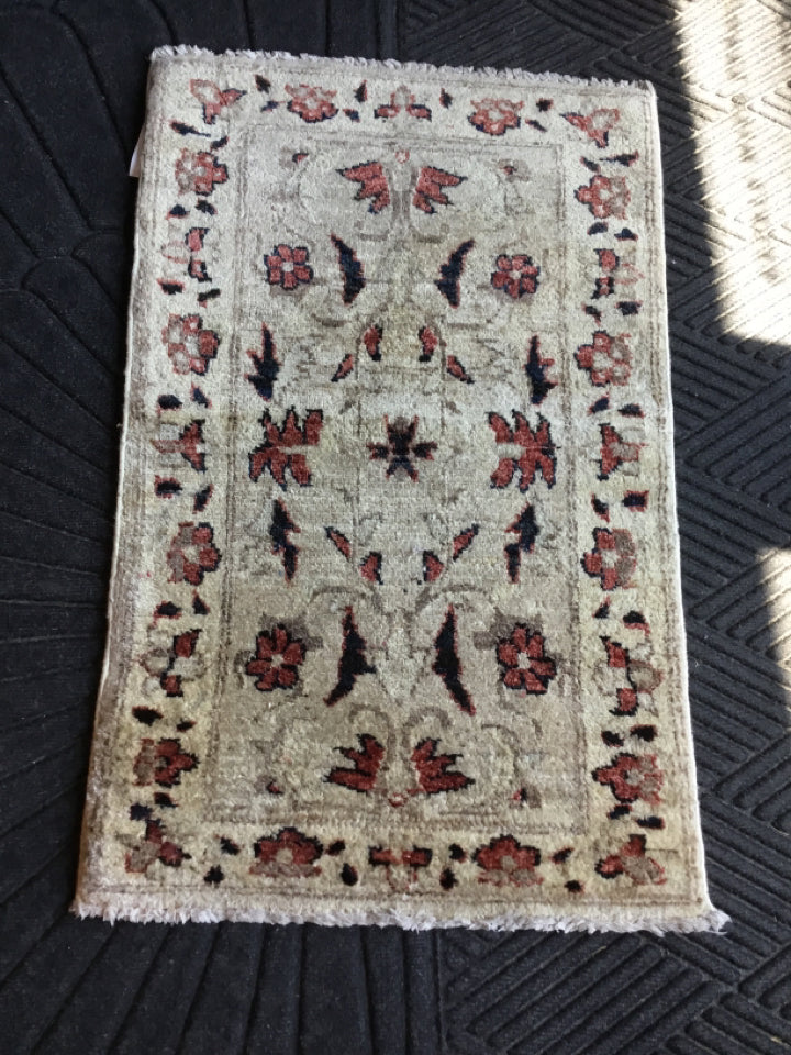 Polyester Floral Tan/Red Rug