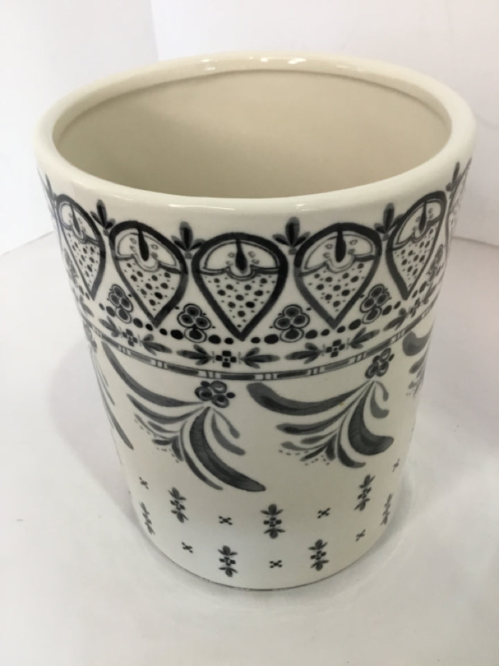 White/Gray Ceramic Planter