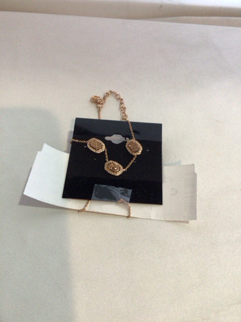 Metal Gold Necklace Set