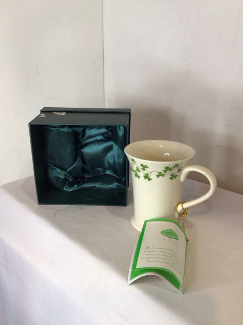 Shannon Crystal In Box White/Green Porcelain Shamrocks Mug