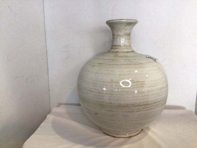 Guord Cream Ceramic Stria Vase