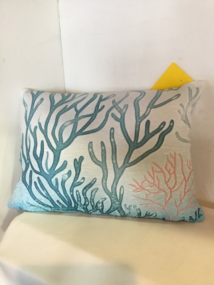Outdoor/Outside Blue/White Polyester Pillow