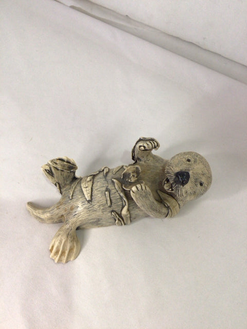 Cook Company Gray Stone Otter Statue