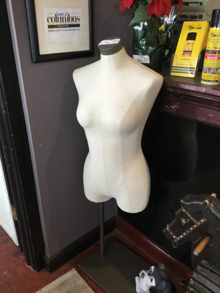 Cream Mannequin