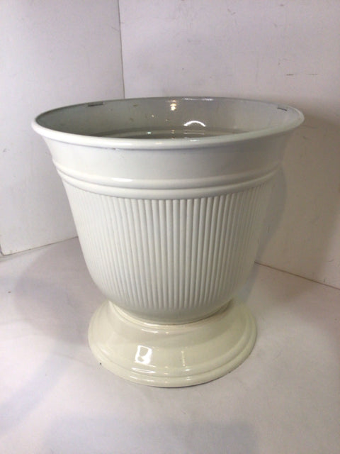 Urn Cream Plastic Planter