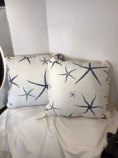 White/Blue Polyester Starfish Pair Pillow Set