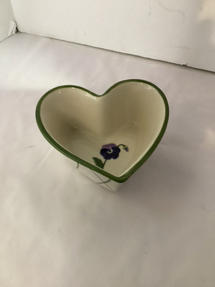 Heart Green/Cream Ceramic Flower Bowl