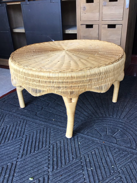 Wicker Round Natural Table