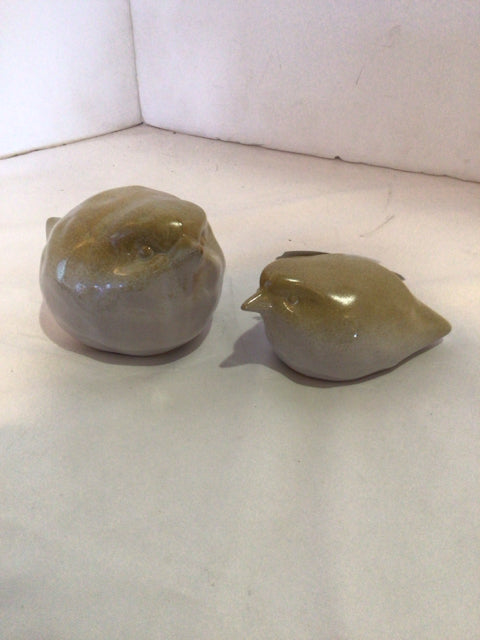 Pair Tan Ceramic Birds Figurine