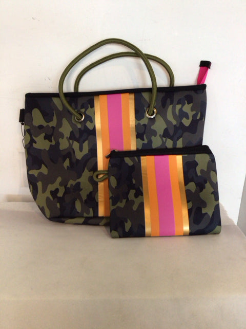 Green Camoflage Purse Acces.